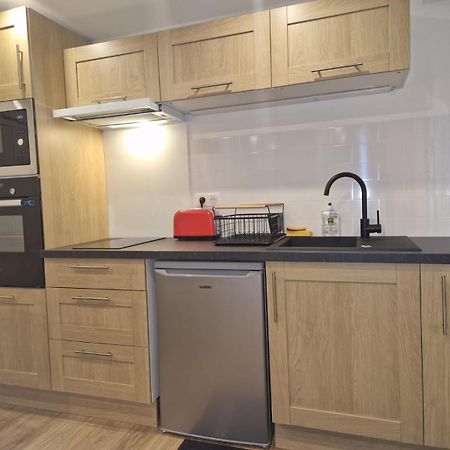 Charming Apartment Near La Defense, Paris Безон Экстерьер фото